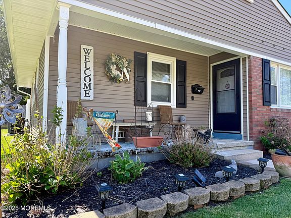 2nd image of 48 Sunflower Lane