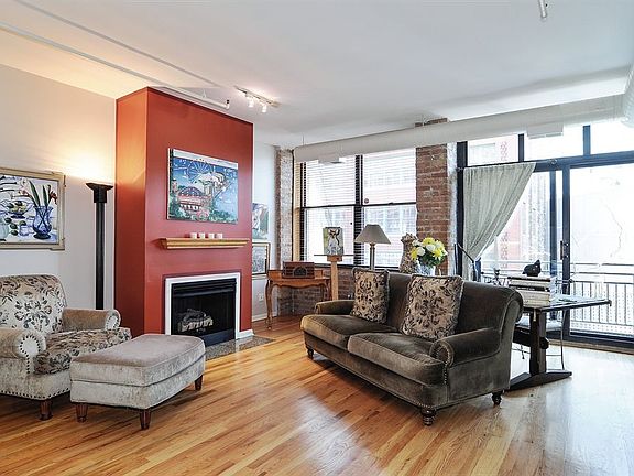3rd image of 520 W Huron St #Pub11