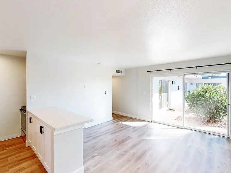1714 E Ocotillo Rd — Photo 8