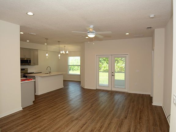 4th image of 12 Smokehouse Pl