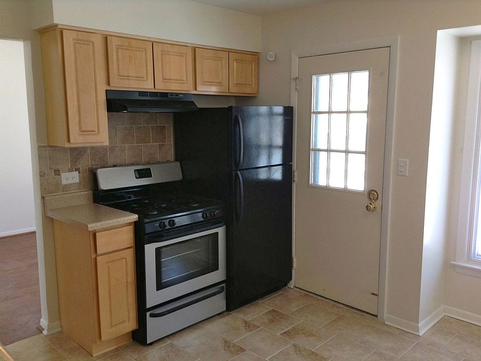 1st image of 22600 Pleasant Dr