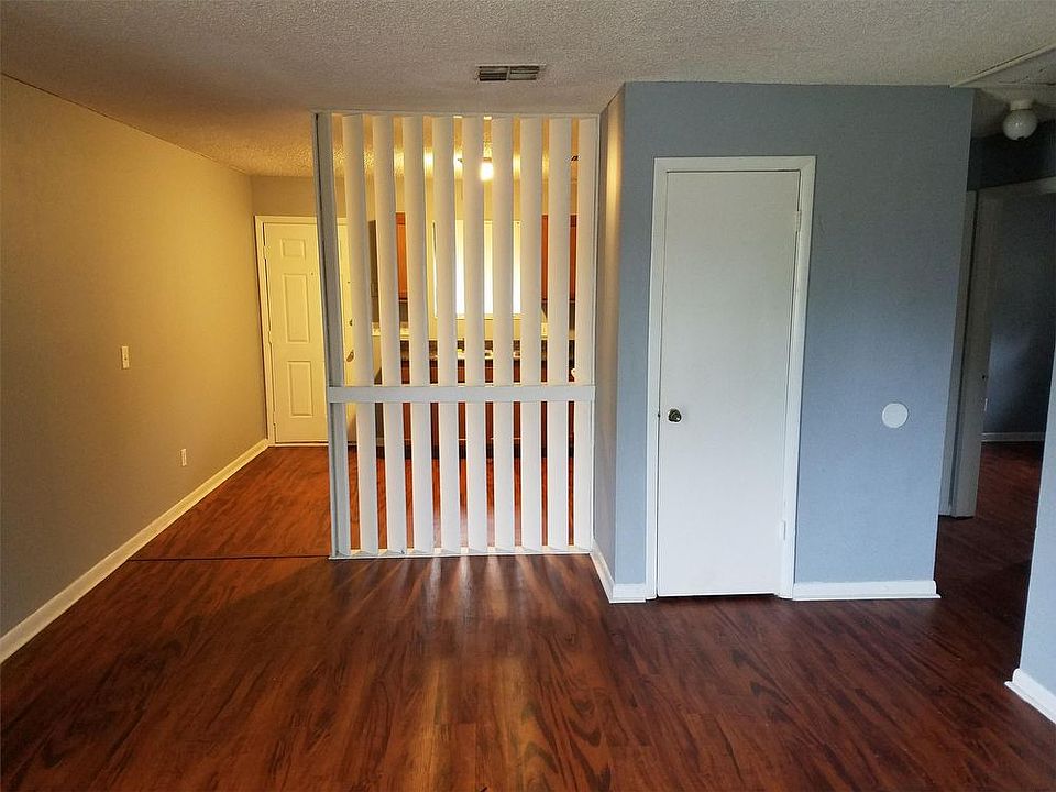 1st image of 5136 Westchase Ct APT 4