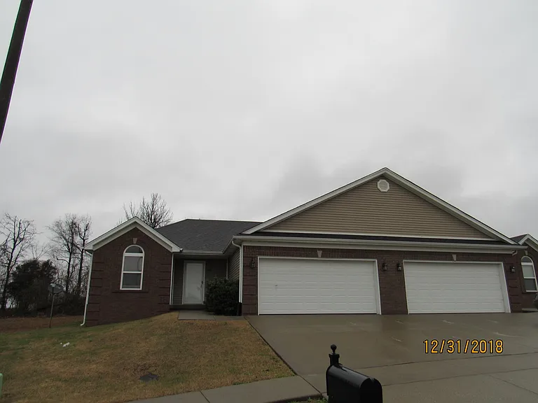 192 Applewood Ln — Photo 1