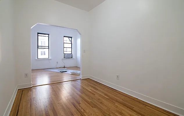 Rented by Capri Jet Realty Corp | media 2