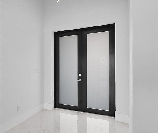 5th image of 1023 NE 12th Terrace Cpe