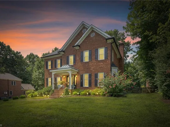 8020 Whitmore Cove Ln, Clemmons, NC 27012