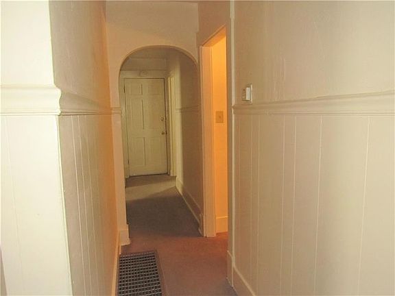 4th image of 832 Harrison St