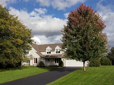 8 Locke Dr, Pittsford, NY, 14534