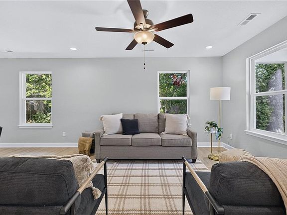 5th image of 1265 Picadilly St