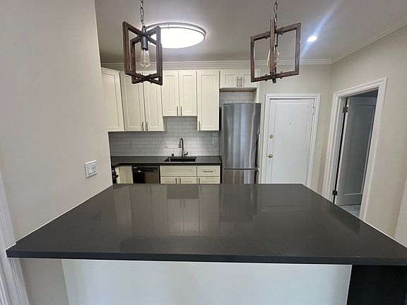 2nd image of 254 Divisadero St APT 8
