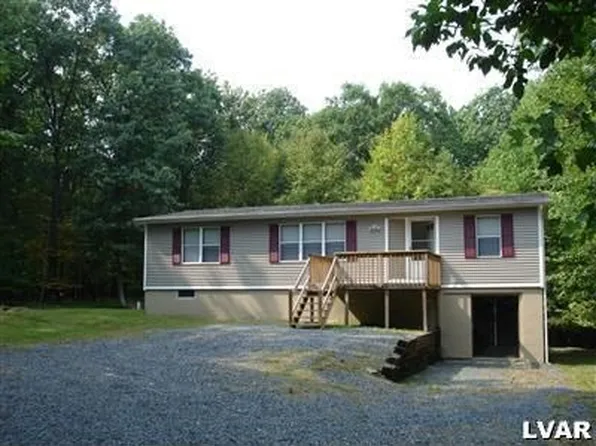 126 Gallery Ln, Mount Bethel, PA 18343