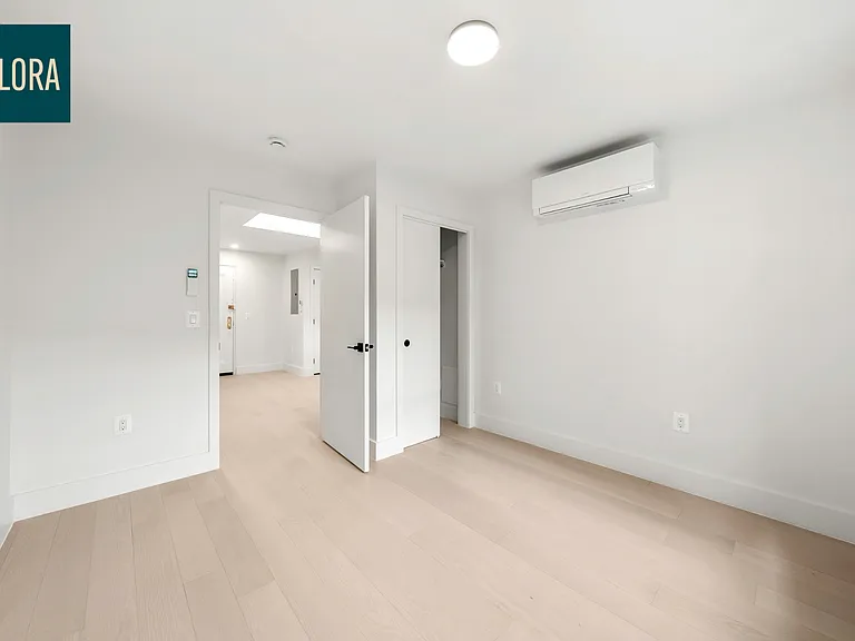 305 E 11th St #5D — Photo 8