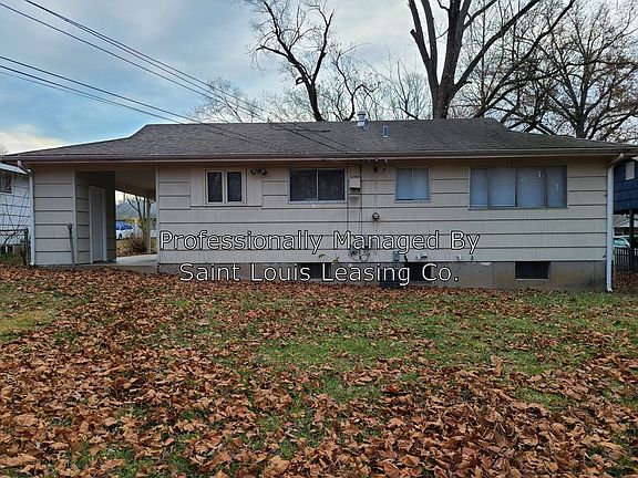 3rd image of 1845 Clover Ln