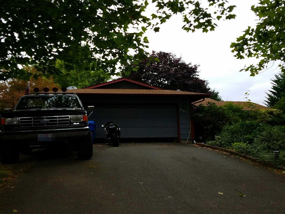1st image of 941 Deerbrush Dr SE