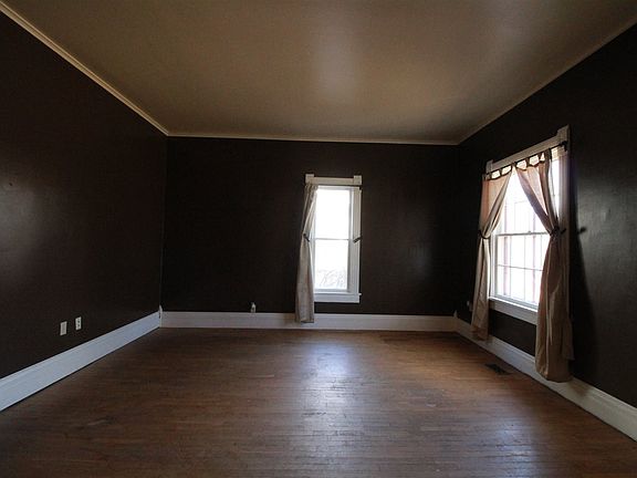 4th image of 1100 N Kuney St