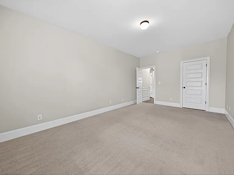 29 Sword St — Photo 20