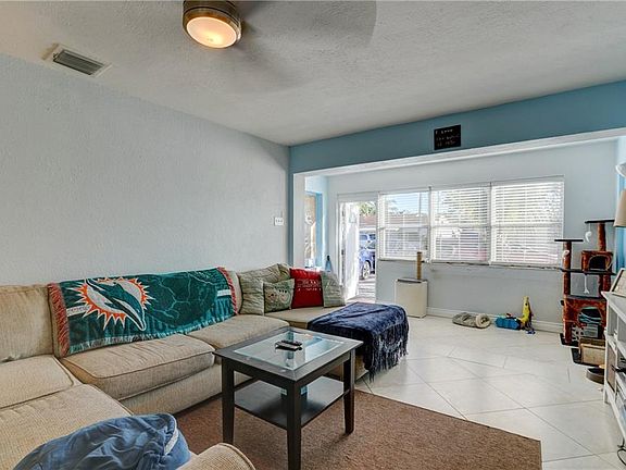 5th image of 2319 McKinley St