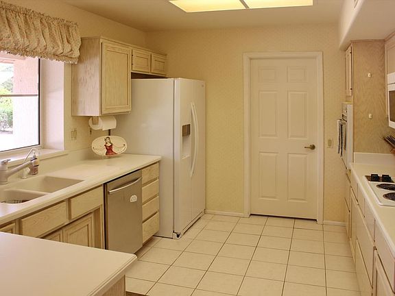 5th image of 14820 W Heritage Dr