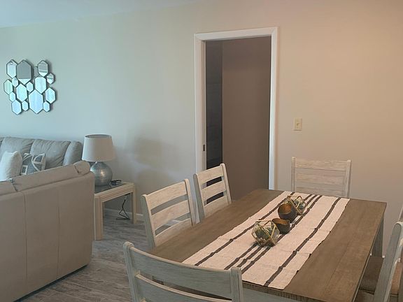 dining area with 6 chairs