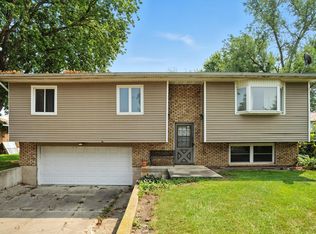 304 1st St, Elma, IA 50628