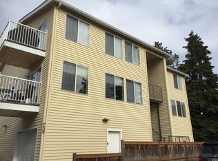 738 N 94th St APT 3, Seattle, WA 98103