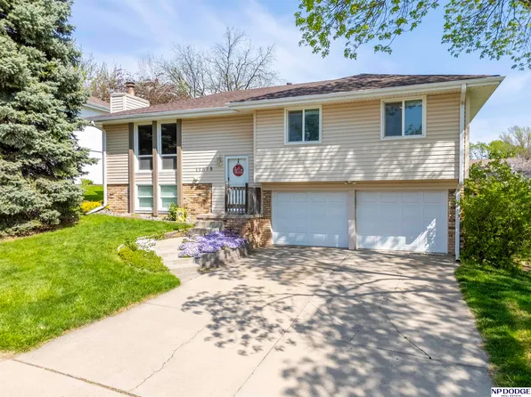 11018 Z St, Omaha, NE 68137