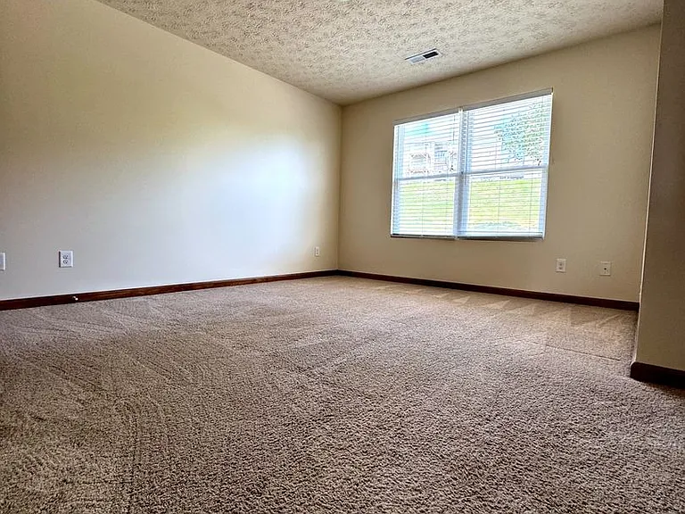 Eagle View Luxury Apartments — Photo 167