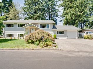 17825 NE Davis St, Portland, OR 97230