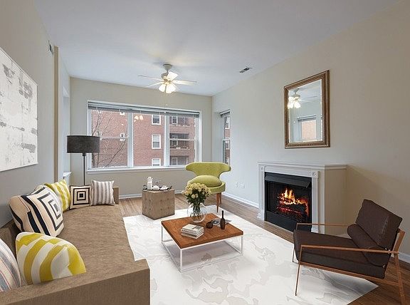 3rd image of 3102 W Belle Plaine Ave APT 1