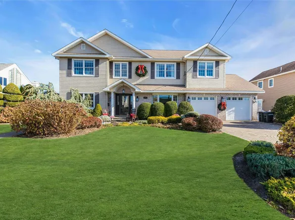 41 Lighthouse Road, Babylon, NY 11702
