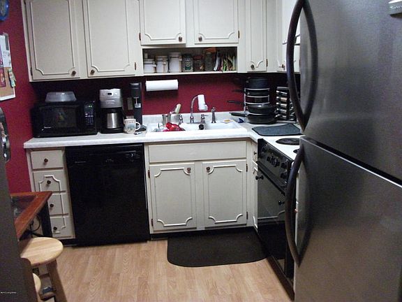 3rd image of 1935 Gardiner Ln APT H126