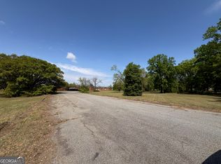 801 Chamlee Dr, Fort Valley, GA 31030