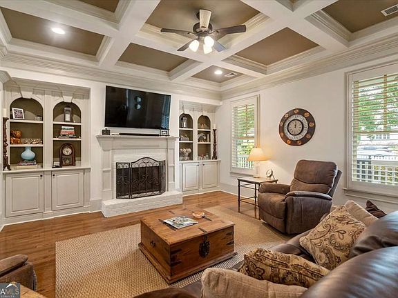 4th image of 502 Navan Ln
