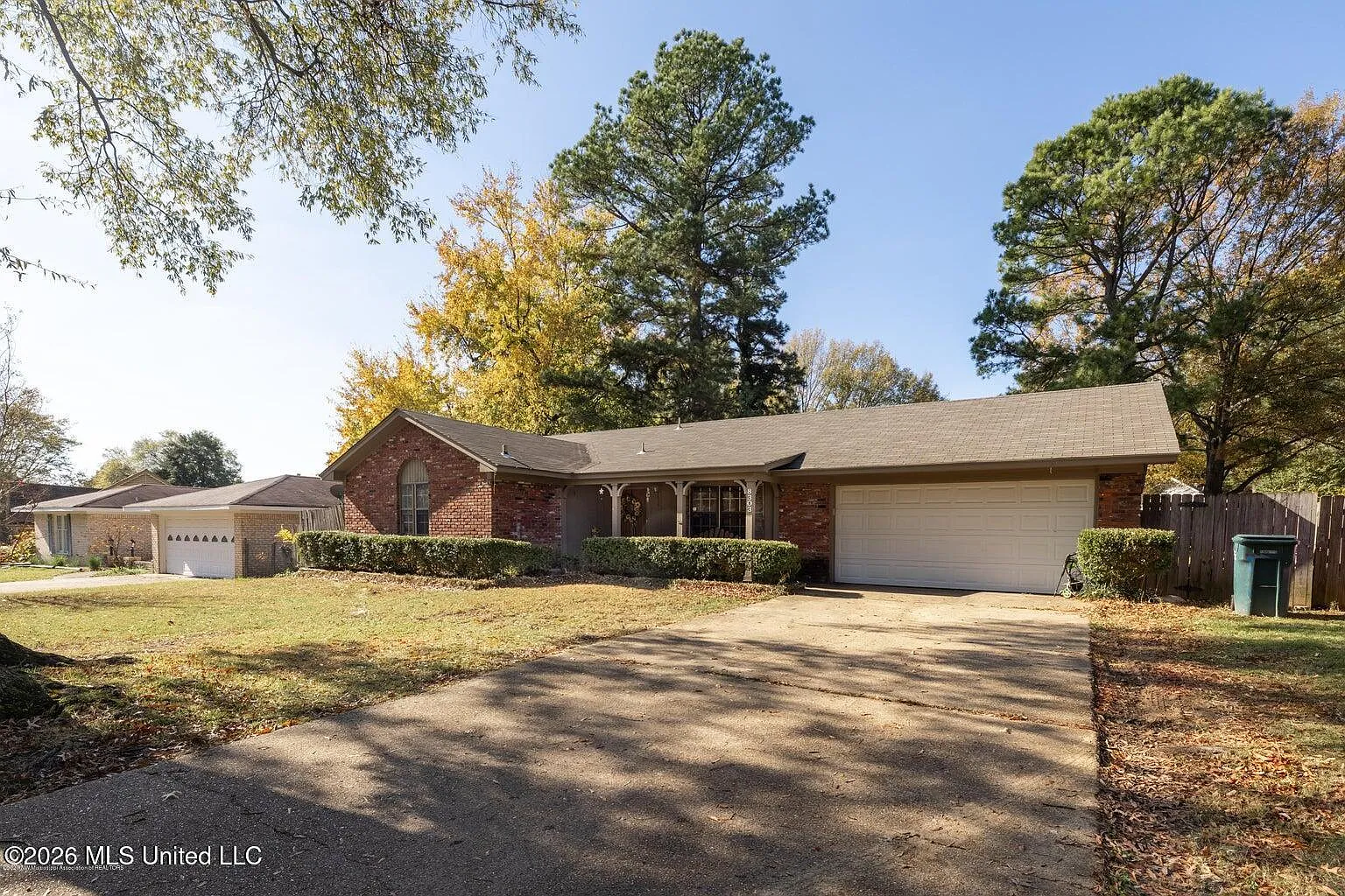 3 bed, 1.5 bath, 1380 sqft, $2,100 — Photo 1