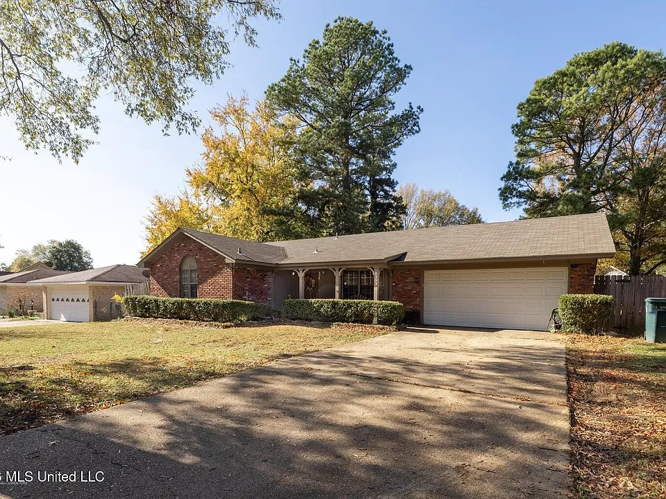 8303 Farmington Dr E