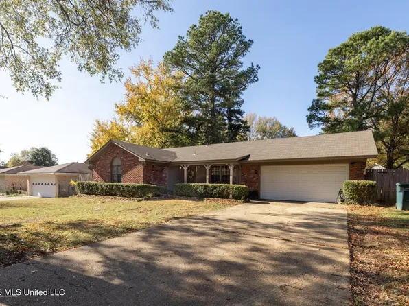 8303 Farmington Dr E, Southaven, MS 38671
