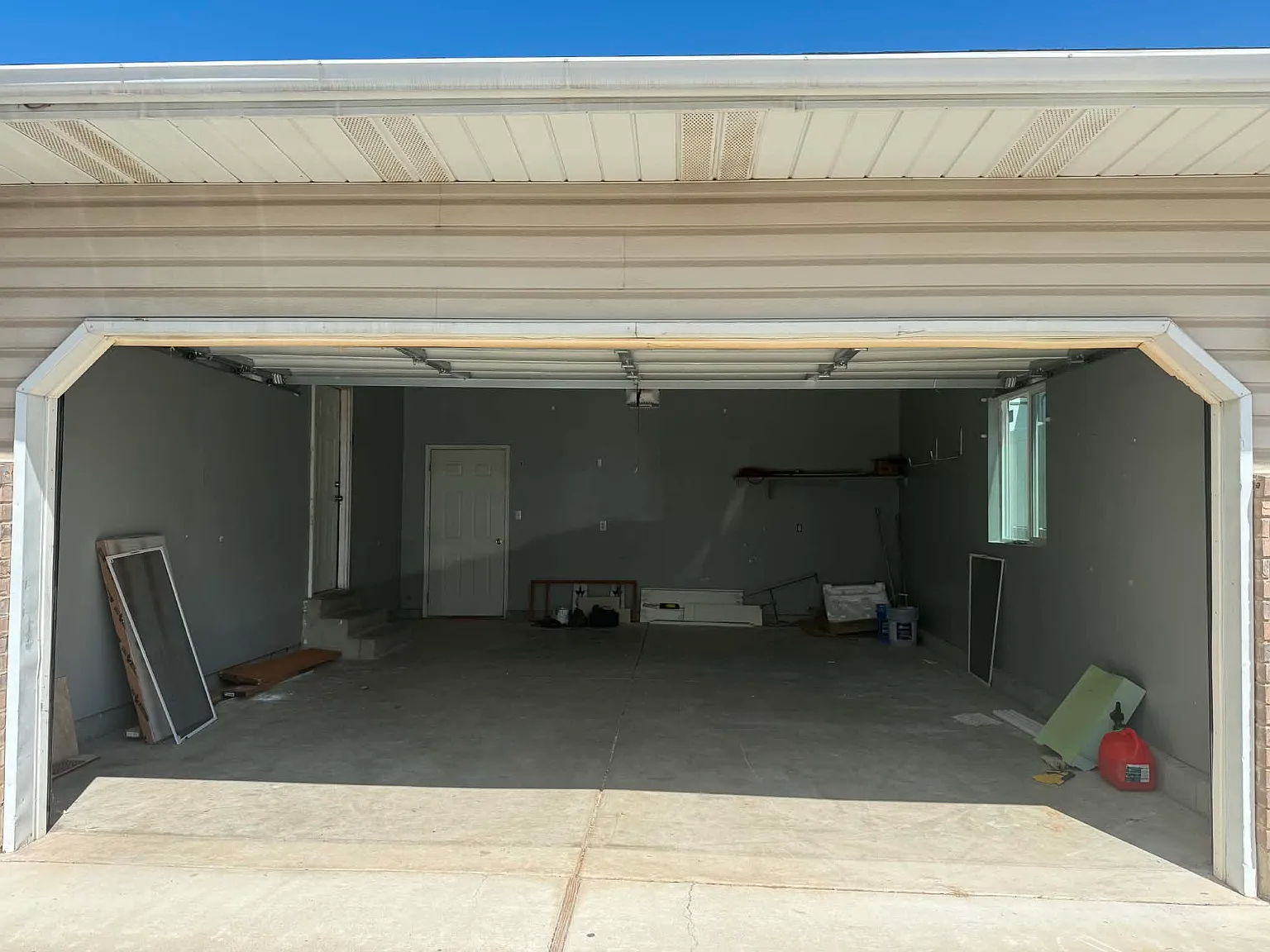 5 bed, 2000 sqft, $2,800 — Photo 3