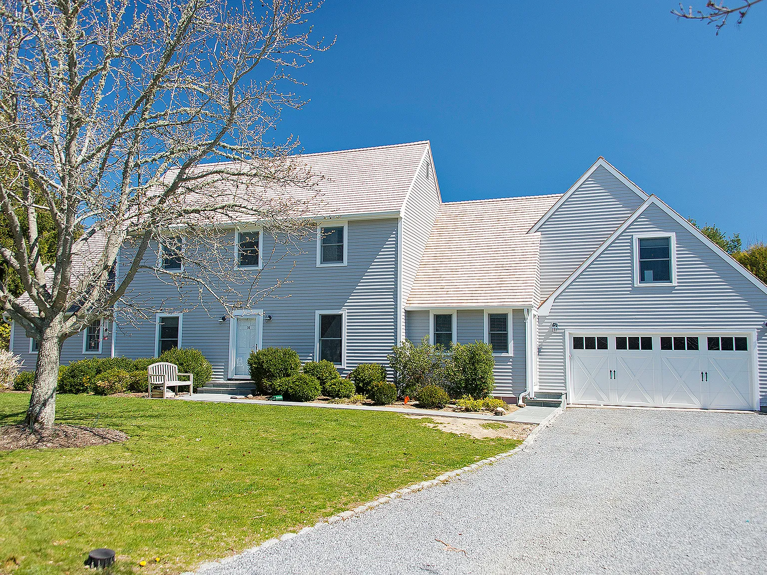 Perfectly Located Bridgehampton Summer Home — Photo 3