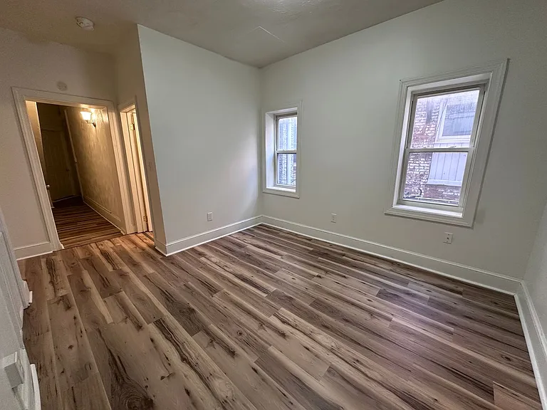 155 S Duke St — Photo 2