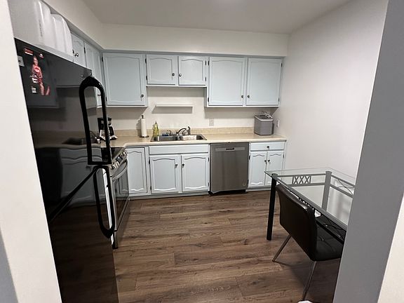 4th image of 113 Valley Greene Cir