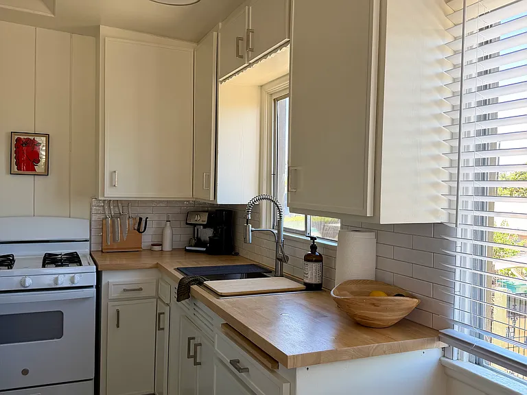 513-15 Rockledge St #A — Photo 2