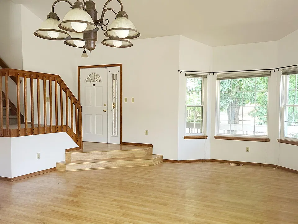 2599 W 110th Ave
