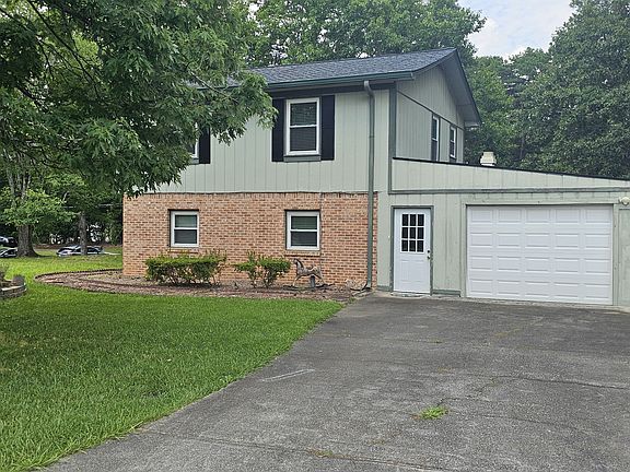 4th image of 3534 Hill Dr