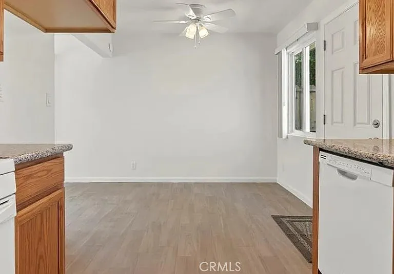 45122 Date Ave #45122 — Photo 4