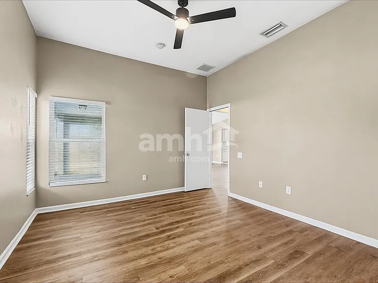 1107 Summer Breeze Dr — Photo 9