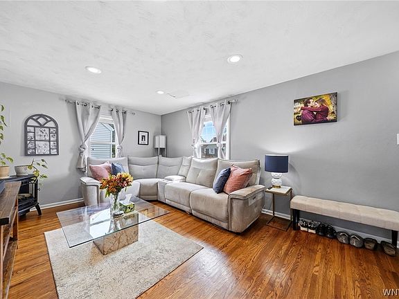 3rd image of 79 Kenview Ave