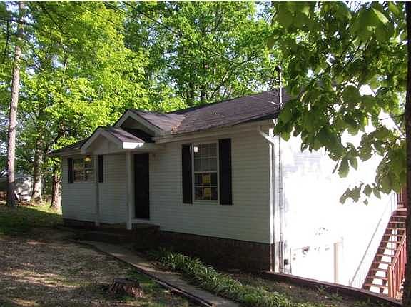 3rd image of 400 Fleetwood Dr