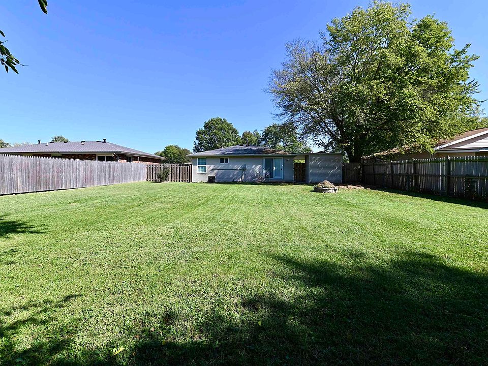 809 S Meadow Ln, Manito, IL 61546 Zillow