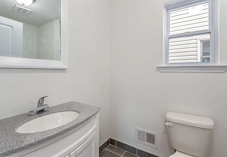 615 Central Ave #1 — Photo 7