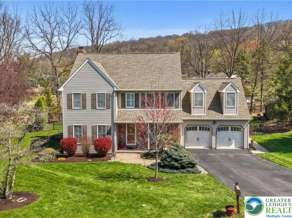 1625 Arrowwood Dr, Easton, PA 18040